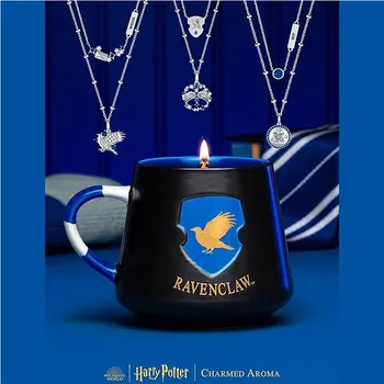 Svíčka Charmed Aroma Harry Potter Ravenclaw - Havraspár 326 g + náhrdelník 1 ks