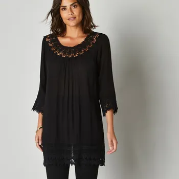 Dámské tričko Kreponová tunika s 3/4 rukávy a macramé černá 44