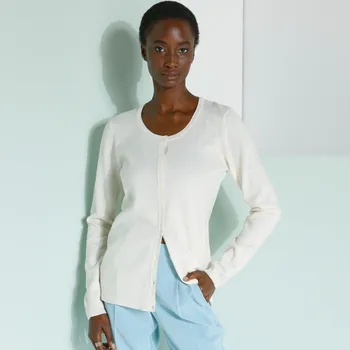 Dámský svetr Jednobarevný propínací svetr s kulatým výstřihem režná 38/40