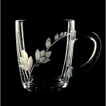 hrneček na čaj nebo kávu 1 ks s motivem květiny Frezie - ručně ryté (broušené), dárková krabička