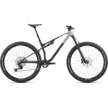 Sport Superior XF 9.6 DC / Matte Carbon / Grey 2024 Průměr kol: 29", Výška rámu: (17,5" = 44 cm), Velikost rámu: M