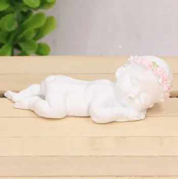 Vánoční dekorace Ležící andílek s věnečkem, bílý, 6 cm