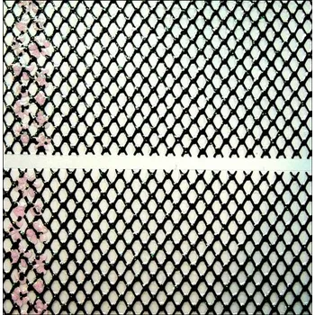 Zdobení - Mřížka s růžovými květy