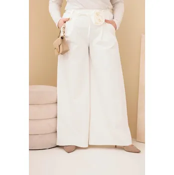 Dámské kalhoty Dámské kalhoty Plus Size s širokou nohavicí a ozdobným květem v pase ecru UNI