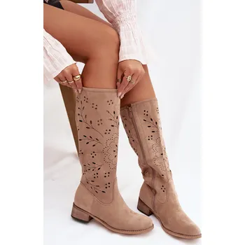 Dámské kozačky Boto Ažurové dámské kozačky na klínu Helinna Barva: Béžová, Velikost: 37