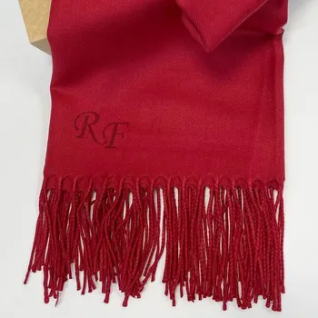 Šála Luxusní červená pašmínová šála – vášeň, elegance a osobní styl Vyberte variantu: + MONOGRAM | zdarma | + prémiové dárkové balení BE Original