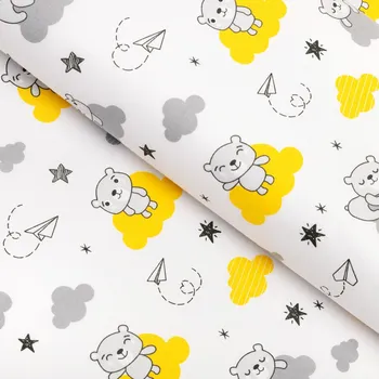 Dětská bavlněná látka/plátno Sandra SA-725 Medvídci na žluto-šedých mráčcích na bílém - šířka 160 cm