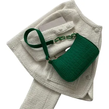 Kabelka Dámská retro kabelka 19 x 5 x 42 cm Stylová taška z plsti s podlouhlým tvarem pro každodenní nošení zelená