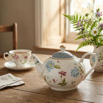 Konvice na čaj Porcelánová konvice na čaj a kávu LAURA ASHLEY ELVEDEN WHITE bílá 1,2 l