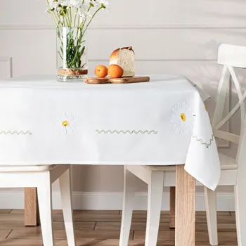 ubrus Ubrus s výšivkou 140x220 cm, bílý