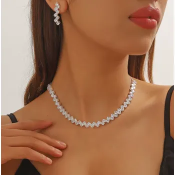 Souprava šperků B-TOP Elegantní postříbřená souprava se zirkony Geometric