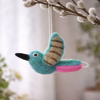 Velikonoční dekorace Gry & Sif Plstěný závěsný ptáček Kolibřík