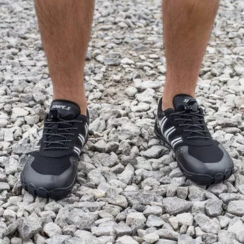 Boty do vody Boty Be-active Boty do vody na pláž proti ježkům, vhodné i na kajak, černé, velikost 42