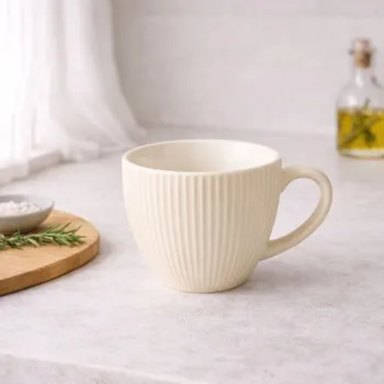 BOLTZE Hrnek béžový Ranura