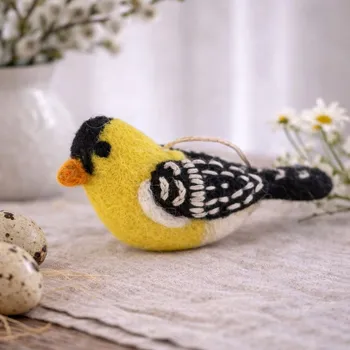 Velikonoční dekorace Gry & Sif Plstěný závěsný ptáček Pěnkava