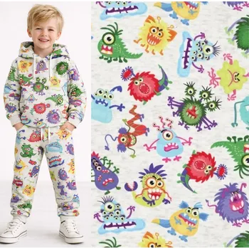 Alpenfleece v žíhané šedé barvě s digitálním potiskem strašidel 22388/020