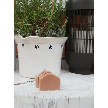 Mýdlo Esme Cosmetics - 100 % Přírodní mýdlo s červeným jílem