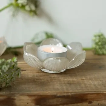 Svícen Storefactory Skleněný svícen na čajovou svíčku Visingsö Greige 9 cm