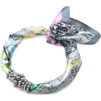 Šátek Magotex Šátek s bižuterií Letuška - šedý s abstraktním potiskem