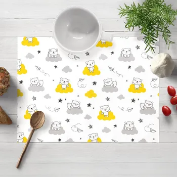 prostírání Dětské bavlněné prostírání na stůl Sandra SA-725 Medvídci na žluto-šedých mráčcích na bílém 30x40 cm