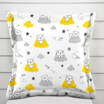 Povlak na polštářek Dětský bavlněný povlak na polštář s lemem Sandra SA-725 Medvídci na žluto-šedých mráčcích na bílém 40 x 40 cm