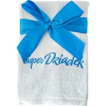 Ručník Ručník s věnováním ke Dni dědečka – „Skvělý Děda“ + výšivka jména dědečka