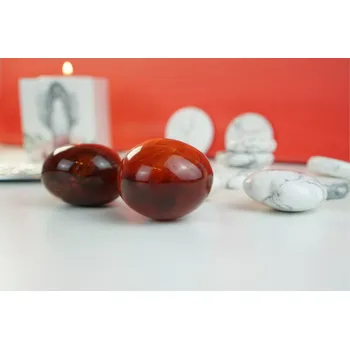 Karneol - vajíčko, hmatka Velikost: cca 40 - 60 g