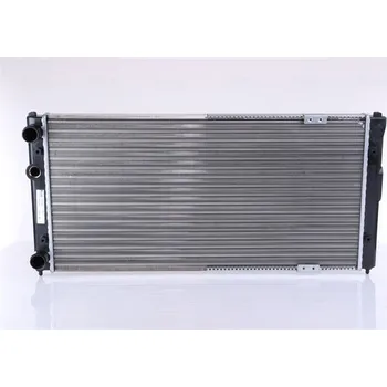 Motor automobilu Chladič, chlazení motoru NISSENS 673001