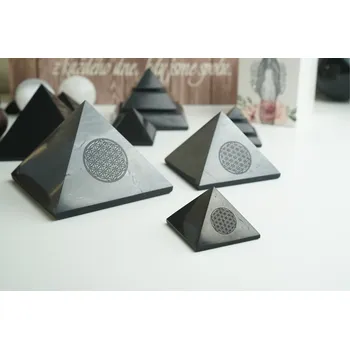 Pyramida - ŠUNGIT - Květ života Velikost: 4 cm