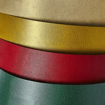 Barevný papír Ozdobný karton A4 Iceland zelený Galeria Papieru 220g, 20 listů