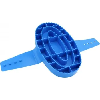 Kartáč plastový, na dočištění zvířat, se stavitelnou páskou na ruku