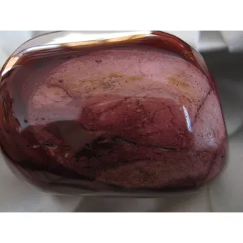 Mokait - tromlovaný kámen