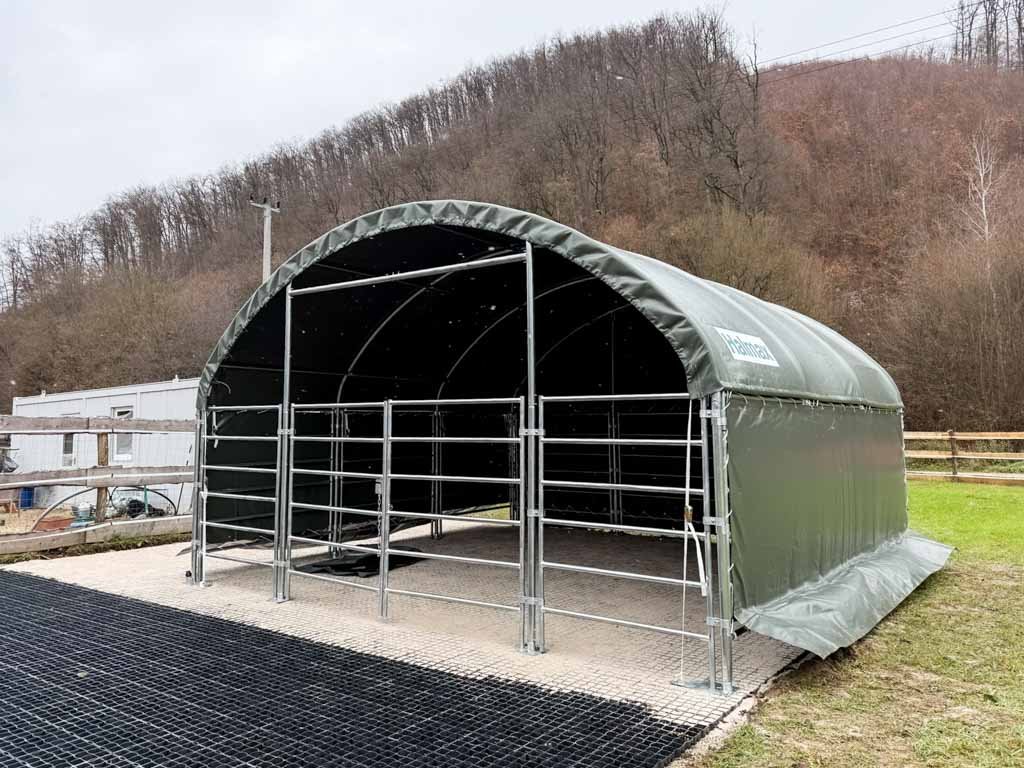 Přístřešek pro zvířata 6x6 m Barva: Tmavě zelená, Čelní plachta: Ano