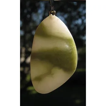 Přívěsek Serpentinit v kalcitu - přívěšek plochý