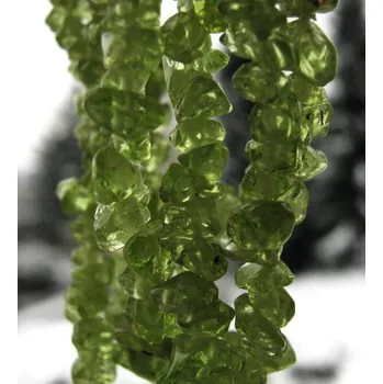 Šperk Olivín - náhrdelník dlouhý ze sekaných kamenů