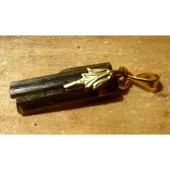 Přívěsek Epidot - přívěsek 2,3cm délka