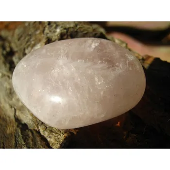 Růženín - tromlovaný kámen