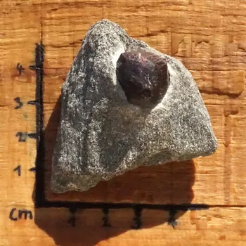 Přírodní kámen Granát surový (218), , skladem