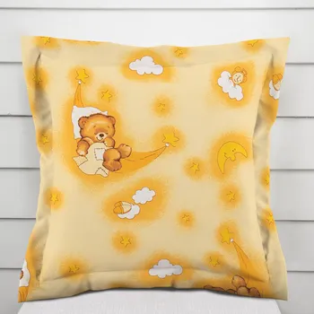 Povlak na polštářek Dětský bavlněný povlak na polštář s lemem Sandra SA-727 Spící medvídci na žlutooranžovém 30 x 50 cm