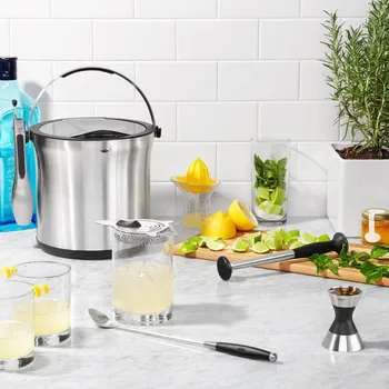 Nádoba na led OXO Good Grips - kbelík na led / chladicí box s kleštěmi