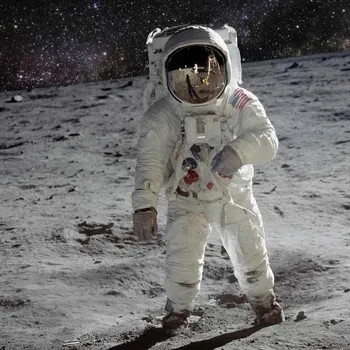 Dekorativní magnet Magnetka 3D Muž na měsíci