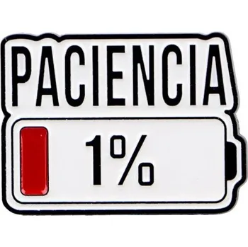 Brož Kancelářský brož 2,2 x 3 cm Kov zinková slitina Nápis PACIENCIA 1% Elegantní kovový odznak na sako košili i tašku.