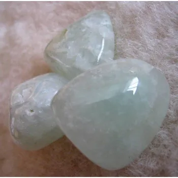 Prehnit - tromlovaný kámen mléčný