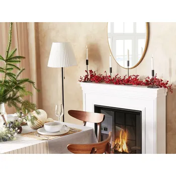 Vánoční dekorace Umělá vánoční girlanda červená syntetický materiál 150 cm s ozdobami vánoční dekorace Beliani