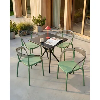 Sada 4 zahradních židlí zelená syntetický materiál plast vnitřní i venkovní použití zahrada s područkami jídelna moderní minimalistický styl Beliani