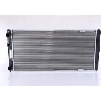 Motor automobilu Nissens 673001 Chladič motoru, chlazení motoru