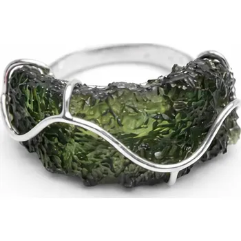 Prsten Stříbrný prsten s vltavínem 1,3 cm x 3 cm