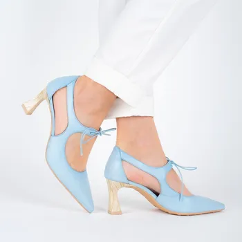 Dámské sandále Dámské světle modré lodičky se šněrováním Hispanitas Velikost: 40