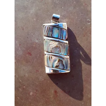 Přívěsek Perleť - přívěsek, obvod vykládaný mušlí