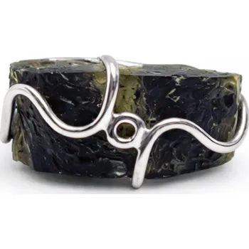 Prsten Stříbrný prsten s neopracovaným vltavínem 2,5 cm x 1 cm